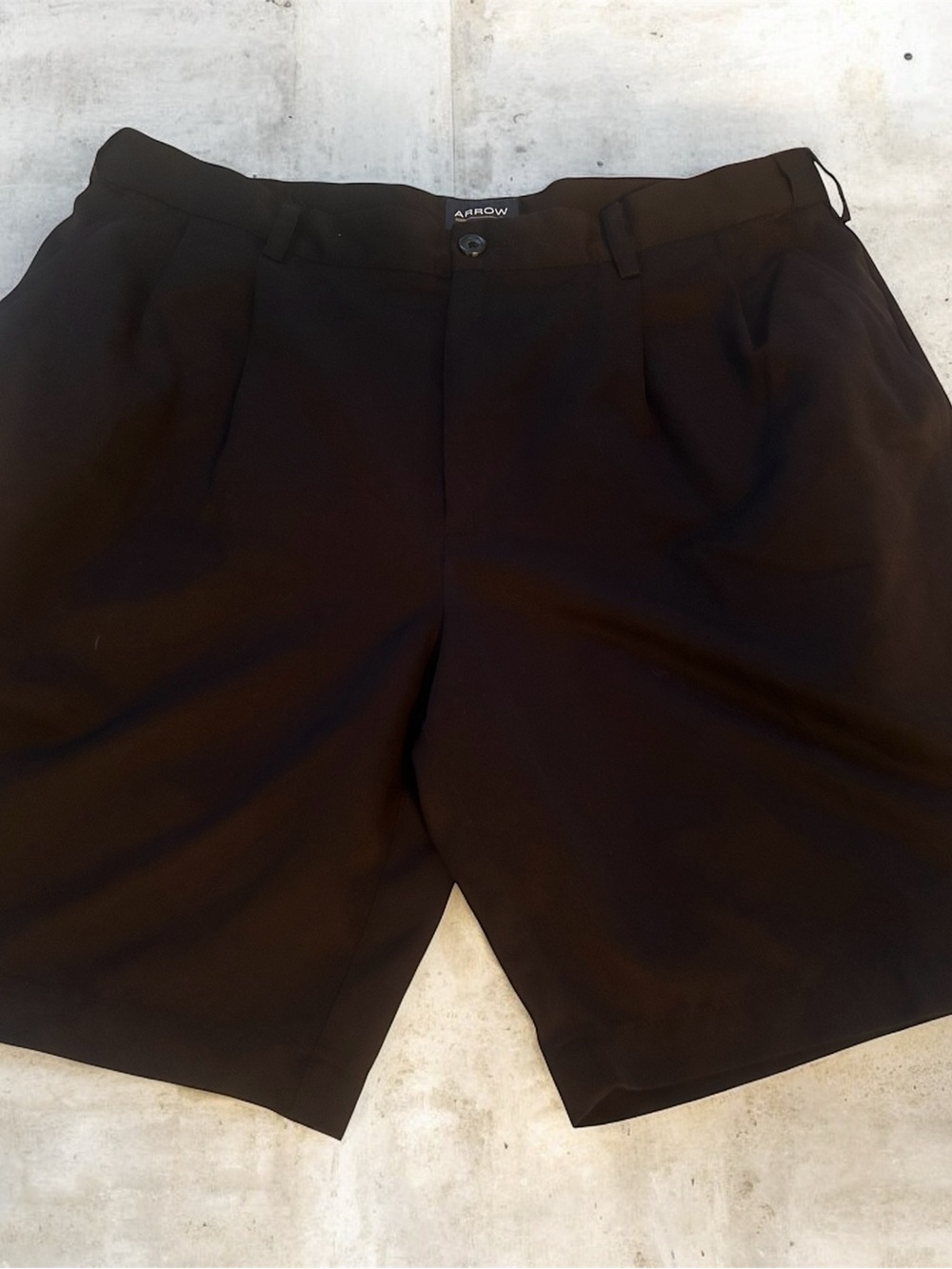 Arrow Men's Black Flat-Front Tailored Golf Shorts